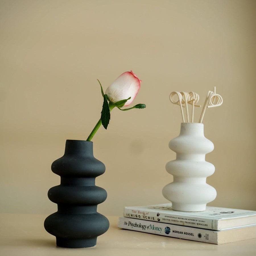 B & W spiral vase set of 2 - Decor Things