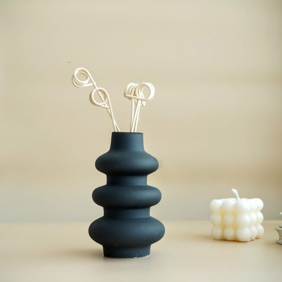 B & W spiral vase set of 2 - Decor Things